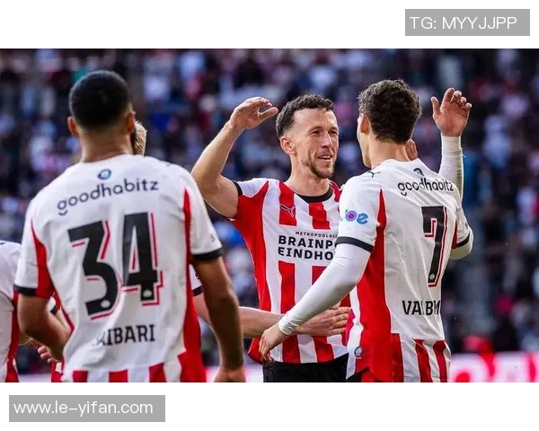 埃因霍温主场迎战国际米兰双方争夺欧战小组出线关键战役